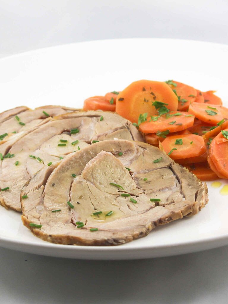 Arrosto di vitello con carote al prezzemolo