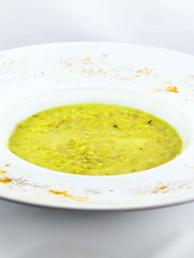 Crema di porro e curcuma con quinoa