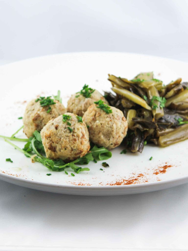 Polpette cavolfiori e legumi con cicoria