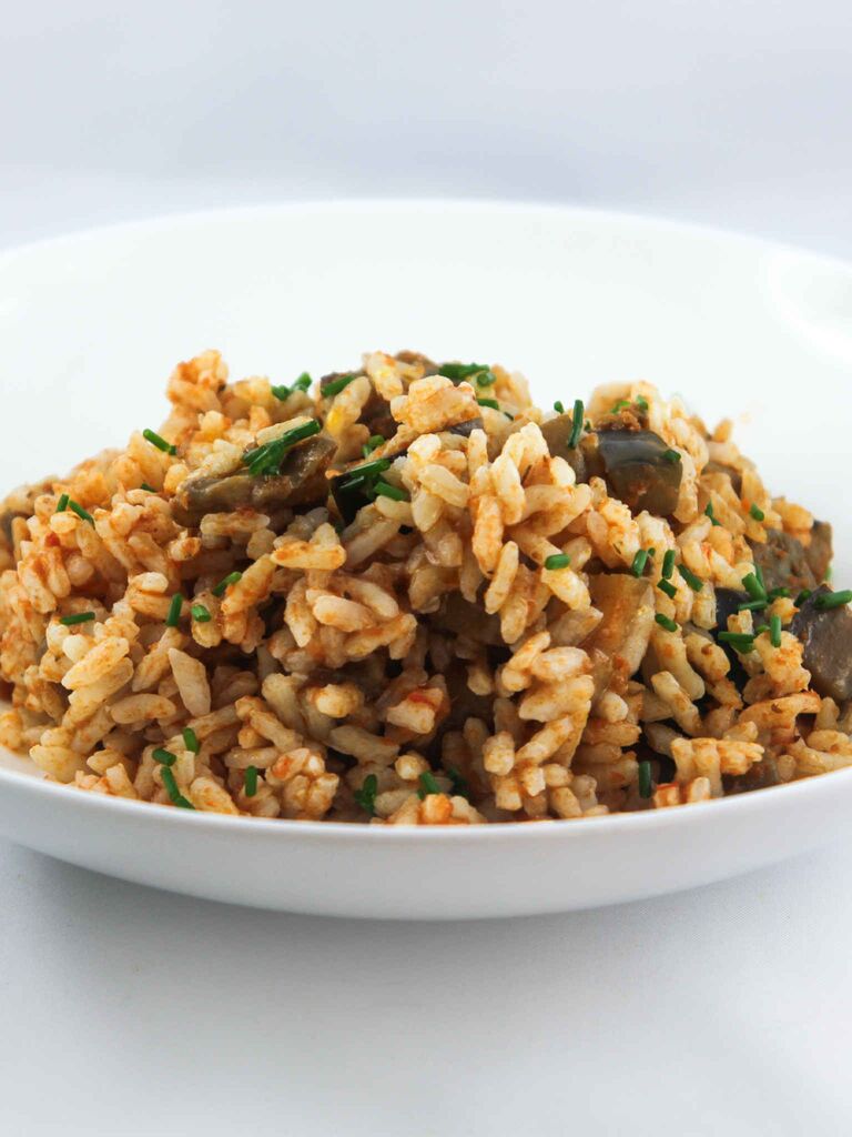 Riso bianco con pesce spada e melanzane