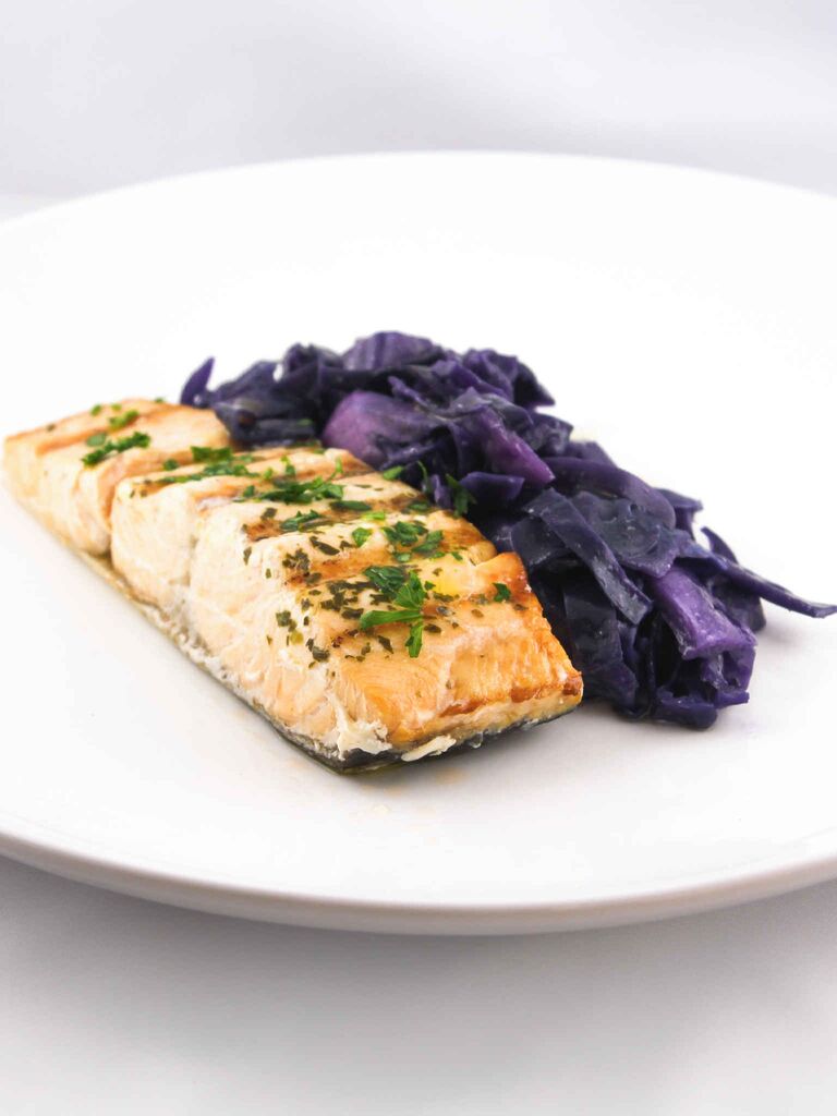 Salmone con cavolo viola